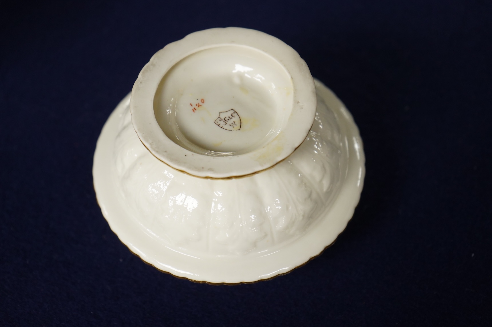 A Worcester circular pot pourri, top 10cm diameter